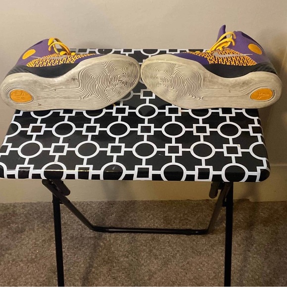 Kobe 9 Elite GS ‘Team’, size 5 1/2 youth/ 7 women - Picture 6 of 7